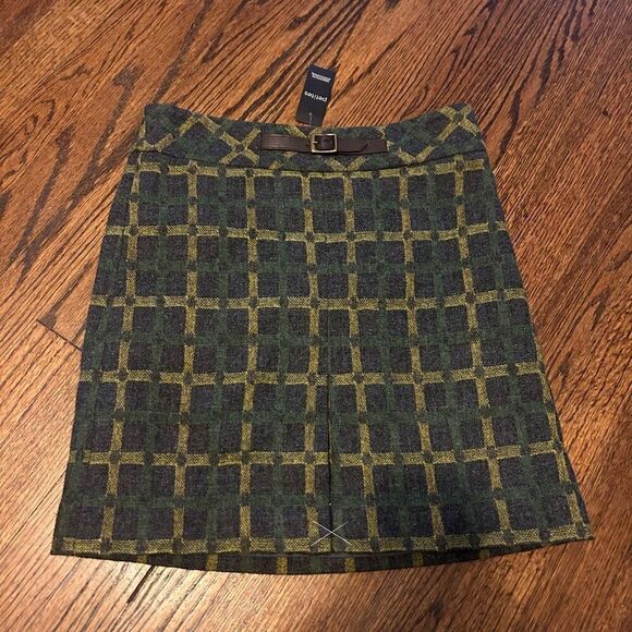 New Loft Skirt - Picture 1 of 4